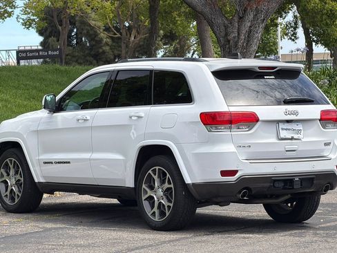 Used 2018 Jeep Grand Cherokee Limited image 7