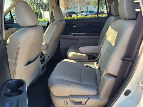 Used 2017 Honda Pilot Elite image 11