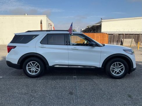 Used 2025 Ford Explorer Active w/ Active Comfort Package RWD image 7