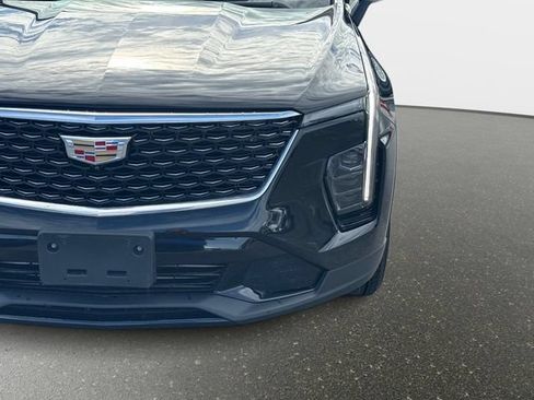 Used 2025 Cadillac XT4 Premium Luxury FWD image 9