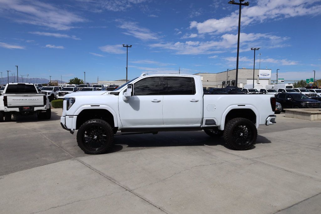 Used 2026 GMC Sierra 3500 Denali Ultimate AWD/4WD image 3