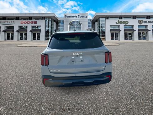 Used 2024 Kia Sorento SX AWD/4WD image 7