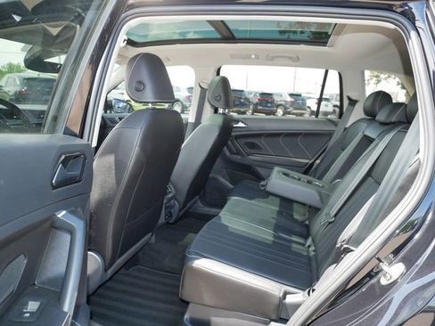 Certified 2023 Volkswagen Tiguan SE w/ Panoramic Sunroof Package AWD/4WD image 16