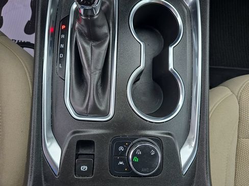 Used 2022 Chevrolet Traverse LS AWD/4WD image 35