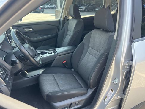 Used 2025 Nissan Rogue SV AWD/4WD image 15