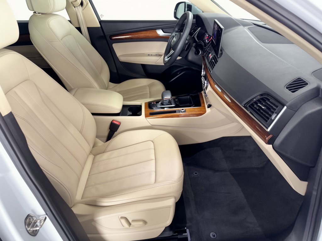 Used 2023 Audi Q5 2.0T Premium w/ Convenience Package AWD/4WD image 30