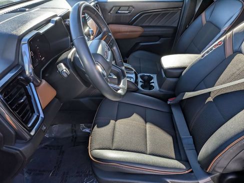 Used 2023 GMC Canyon AT4 w/ Canyon Safety Plus Package AWD/4WD image 17