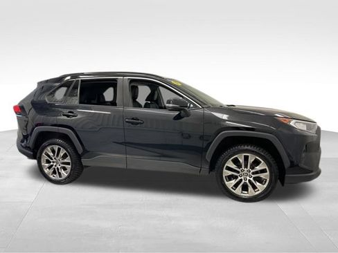 Used 2021 Toyota RAV4 XLE Premium AWD/4WD image 8