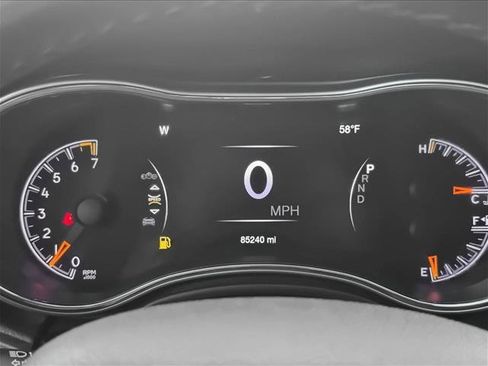 Used 2018 Jeep Grand Cherokee Laredo AWD/4WD image 12