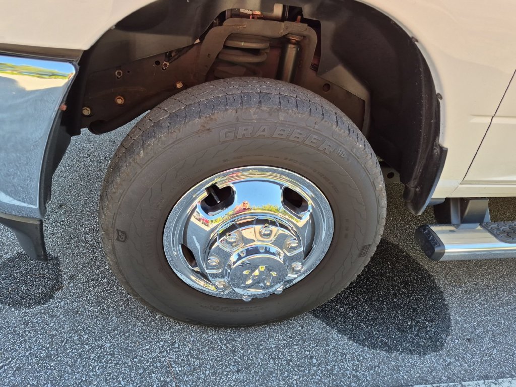 Used 2020 RAM 3500 Tradesman w/ Chrome Appearance Group AWD/4WD image 3