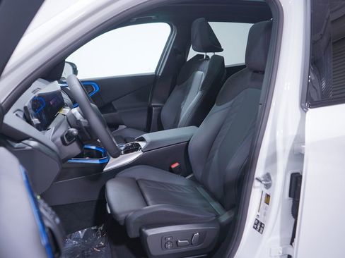 Used 2025 BMW X3 xDrive30i w/ M Sport Package image 7