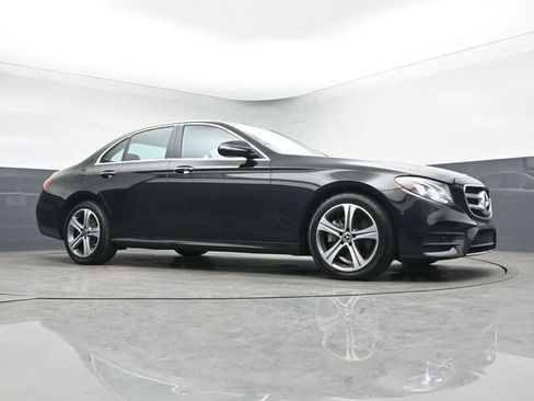 Used 2018 Mercedes-Benz E 300 E 300 image 32