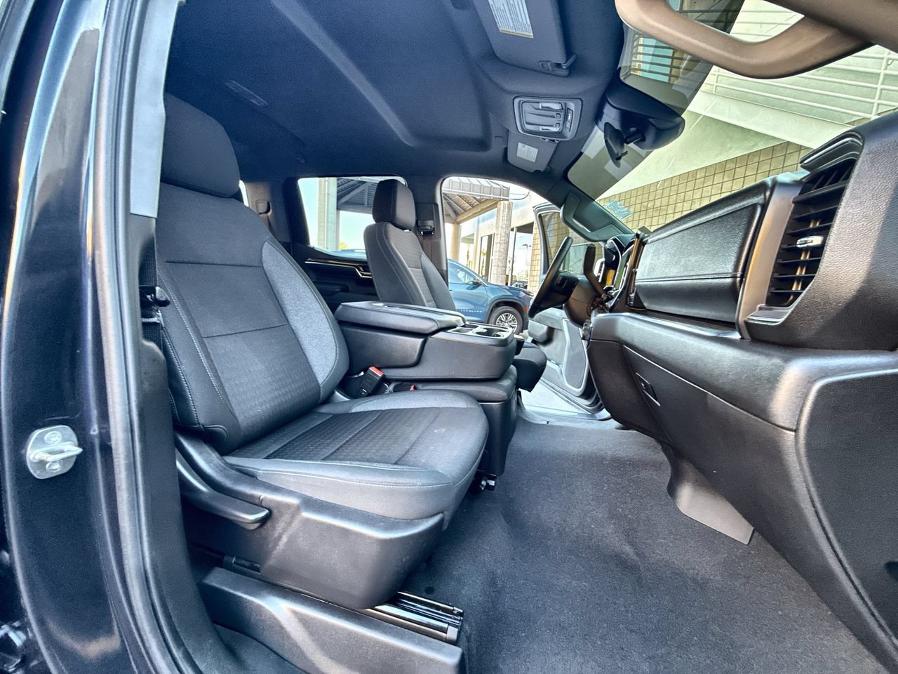 Used 2023 Chevrolet Silverado 1500 LT RWD image 28