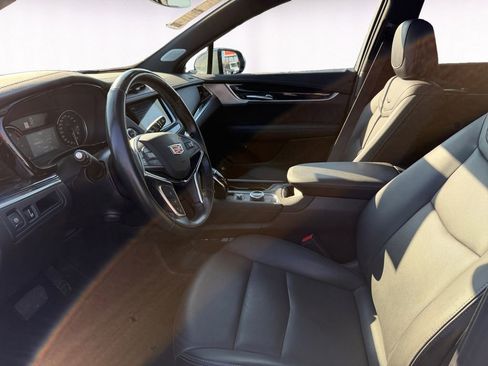 Used 2024 Cadillac XT5 Premium Luxury image 9