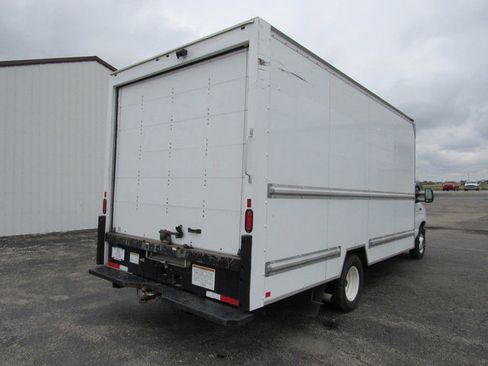 Used 2022 Ford E-350 and Econoline 350 Super Duty RWD image 3