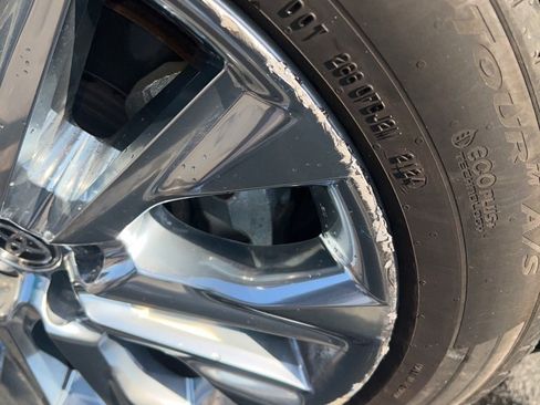 Used 2021 Toyota Highlander Limited image 15