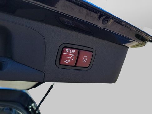 Used 2022 Mercedes-Benz GLC 300 image 9