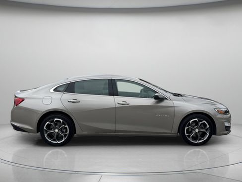 Used 2024 Chevrolet Malibu LT FWD image 2