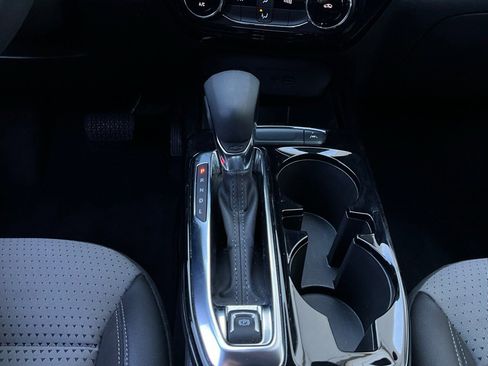 Used 2025 Chevrolet Trax LT image 21