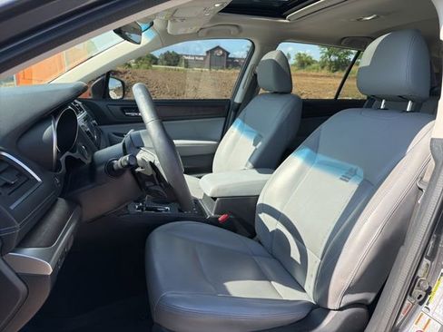 Used 2019 Subaru Outback 2.5i Limited w/ Popular Package #2 AWD/4WD image 9