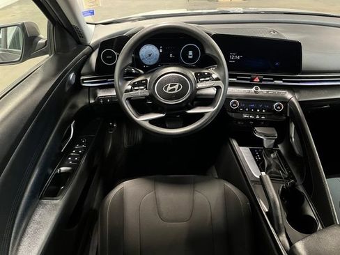 Used 2024 Hyundai Elantra SEL FWD image 18