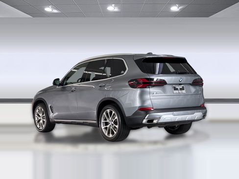 Certified 2024 BMW X5 sDrive40i w/ Parking Assistance Package RWD image 3