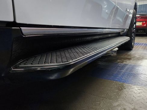 Used 2023 Jeep Wagoneer L Series II image 70