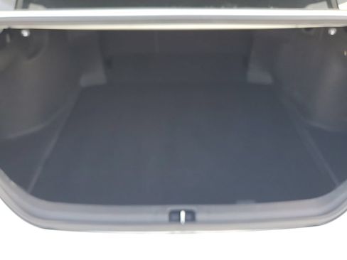 Used 2022 Toyota Camry LE FWD image 9