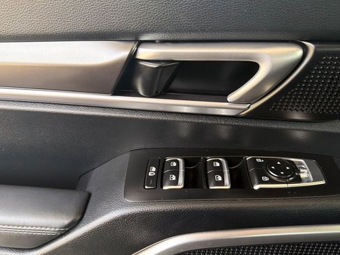 Used 2025 Kia Telluride S AWD/4WD image 11