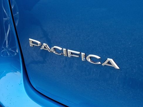 New 2026 Chrysler Pacifica Select AWD/4WD image 5