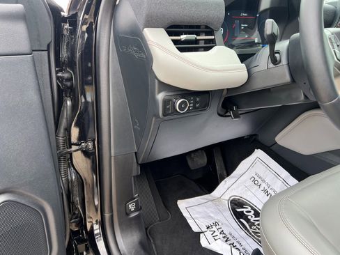 New 2026 Ford Explorer Active w/ Active Comfort Package RWD image 20