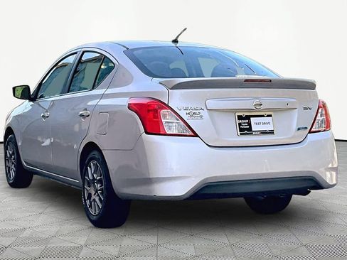 Used 2015 Nissan Versa SV FWD image 11
