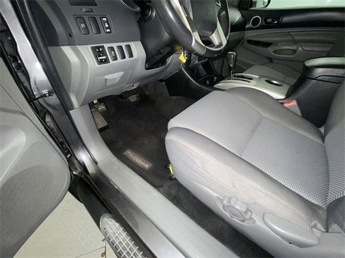 Used 2015 Toyota Tacoma PreRunner image 12