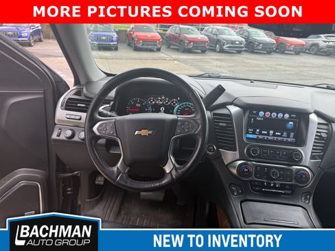 Used 2018 Chevrolet Suburban Premier AWD/4WD image 7