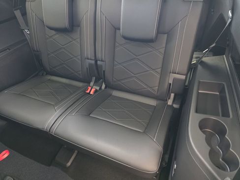 New 2026 Volkswagen Atlas SE FWD image 19
