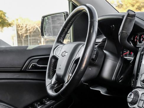 Used 2020 Chevrolet Suburban LT image 16