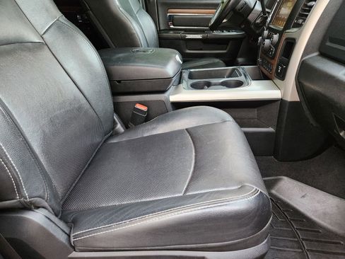 Used 2016 RAM 2500 Laramie w/ Convenience Group image 15