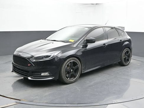 Used 2018 Ford Focus ST FWD image 7