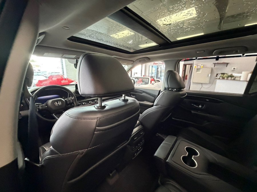 Used 2023 Honda Pilot Elite image 38