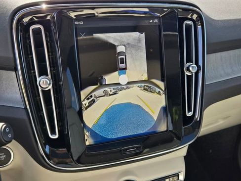 New 2026 Volvo XC40 B5 Ultra image 25