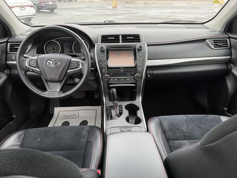 Used 2017 Toyota Camry XSE w/ Moonroof Package FWD image 17