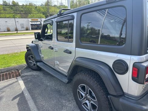 Used 2018 Jeep Wrangler Unlimited Sport S AWD/4WD image 6