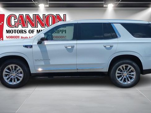 Used 2023 GMC Yukon SLT w/ SLT Luxury Package RWD image 8