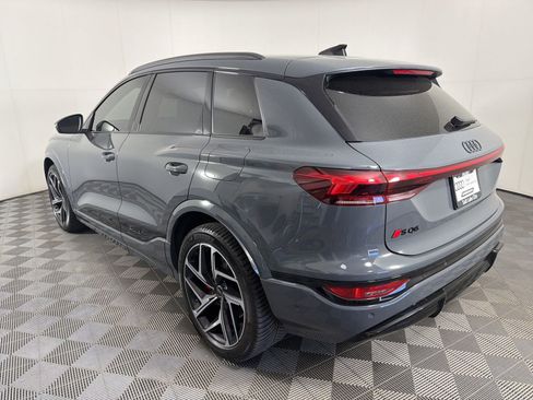 Used 2025 Audi SQ6 e-tron Premium Plus w/ Premium Plus AWD/4WD image 6