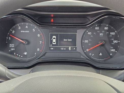 New 2026 Chevrolet Trax LS w/ LS Convenience Package FWD image 18