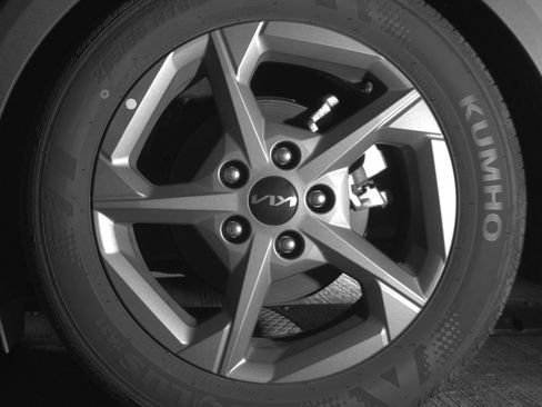 Used 2025 Kia K4 FWD image 14