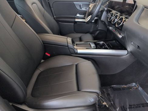 Used 2025 Mercedes-Benz GLA 250 image 27