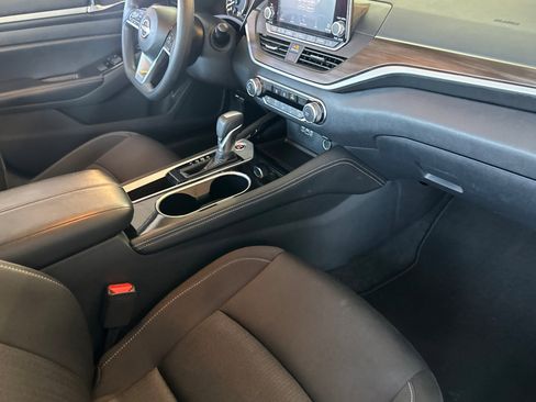 Used 2023 Nissan Altima 2.5 SV FWD image 15