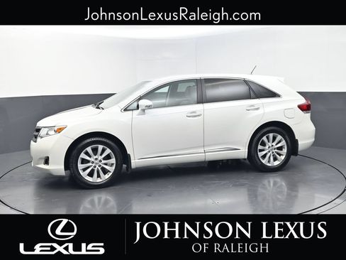 Used 2015 Toyota Venza XLE FWD image 2
