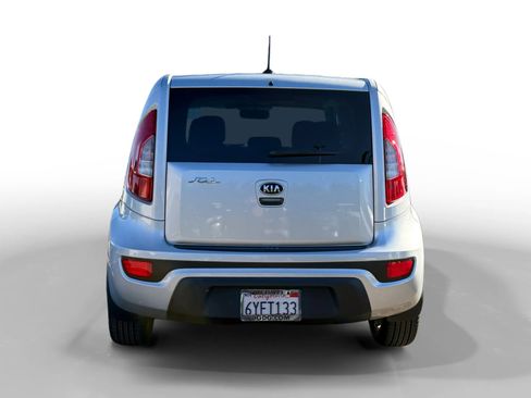 Used 2013 Kia Soul + image 4
